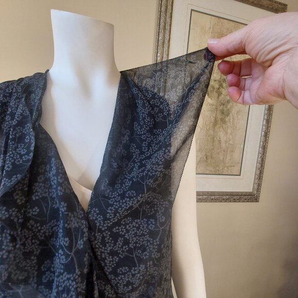 Aritzia Babaton Ainsley Sleeveless Silk Blouse - Picture 5 of 11